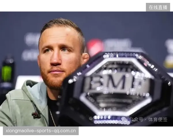 UFC咬紧牙关硬刚对攻：极限搏杀的巅峰对决